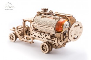 “Tanker” mechanical model kit 